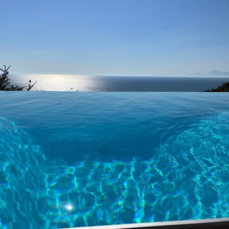 A La Puesta Del Sol Bed & Breakfast Агрополи Екстериор снимка