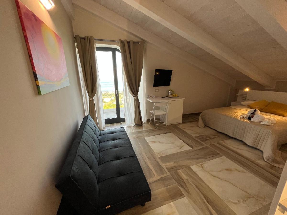 A La Puesta Del Sol Bed & Breakfast Агрополи Екстериор снимка